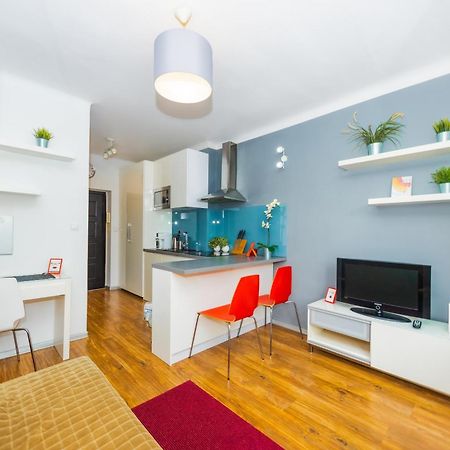 Cozy Studio Next To The Metro And City Center Warszawa Exteriör bild