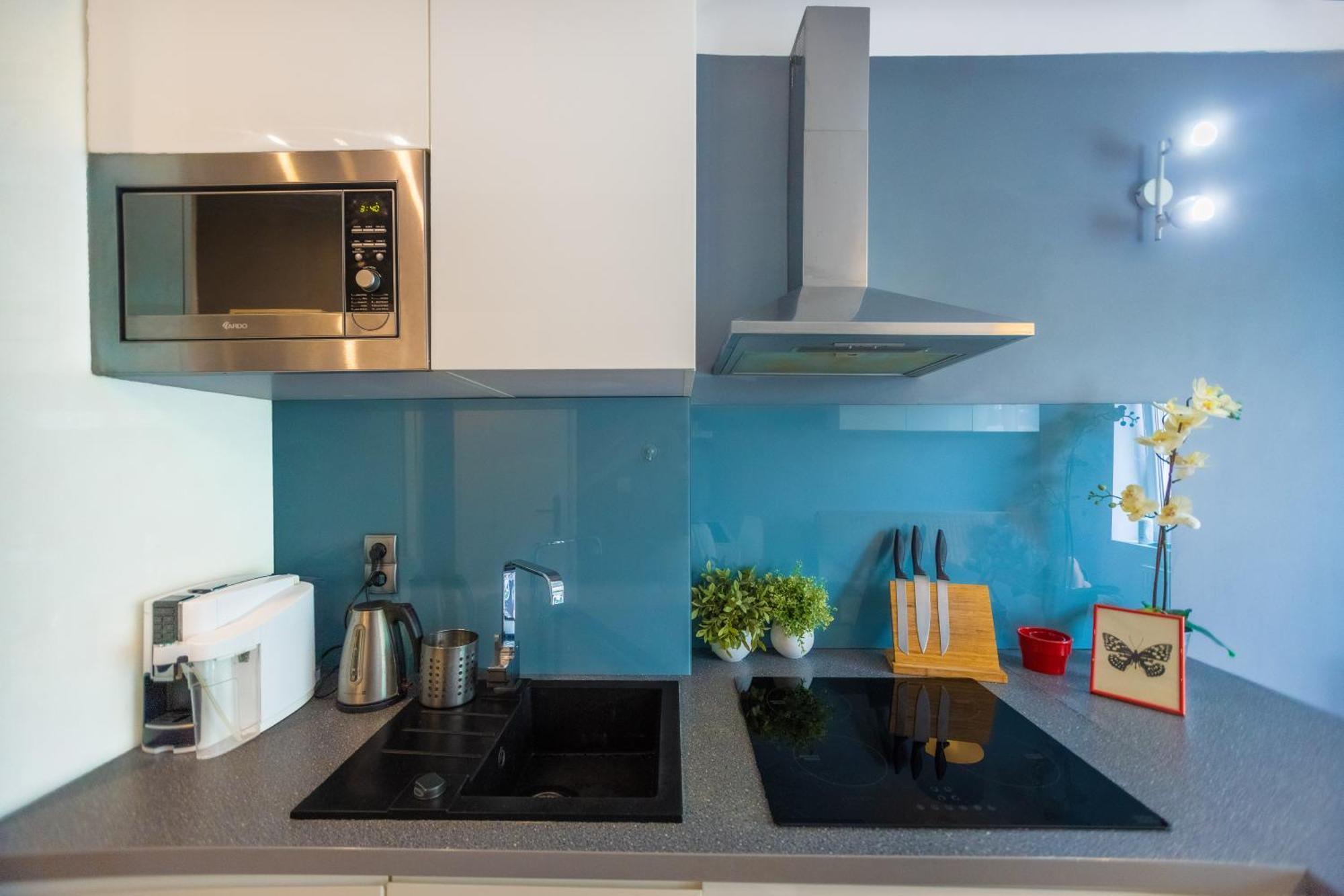 Cozy Studio Next To The Metro And City Center Warszawa Exteriör bild