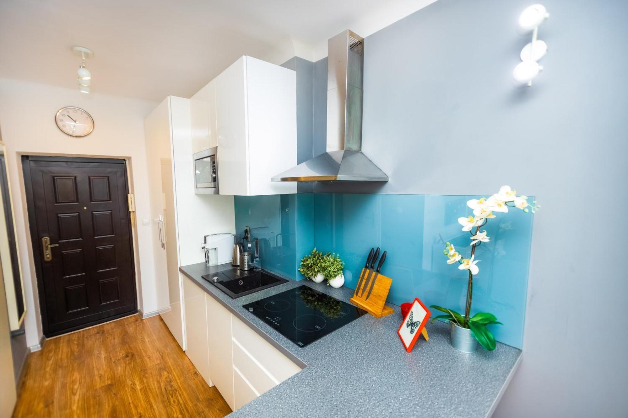Cozy Studio Next To The Metro And City Center Warszawa Exteriör bild