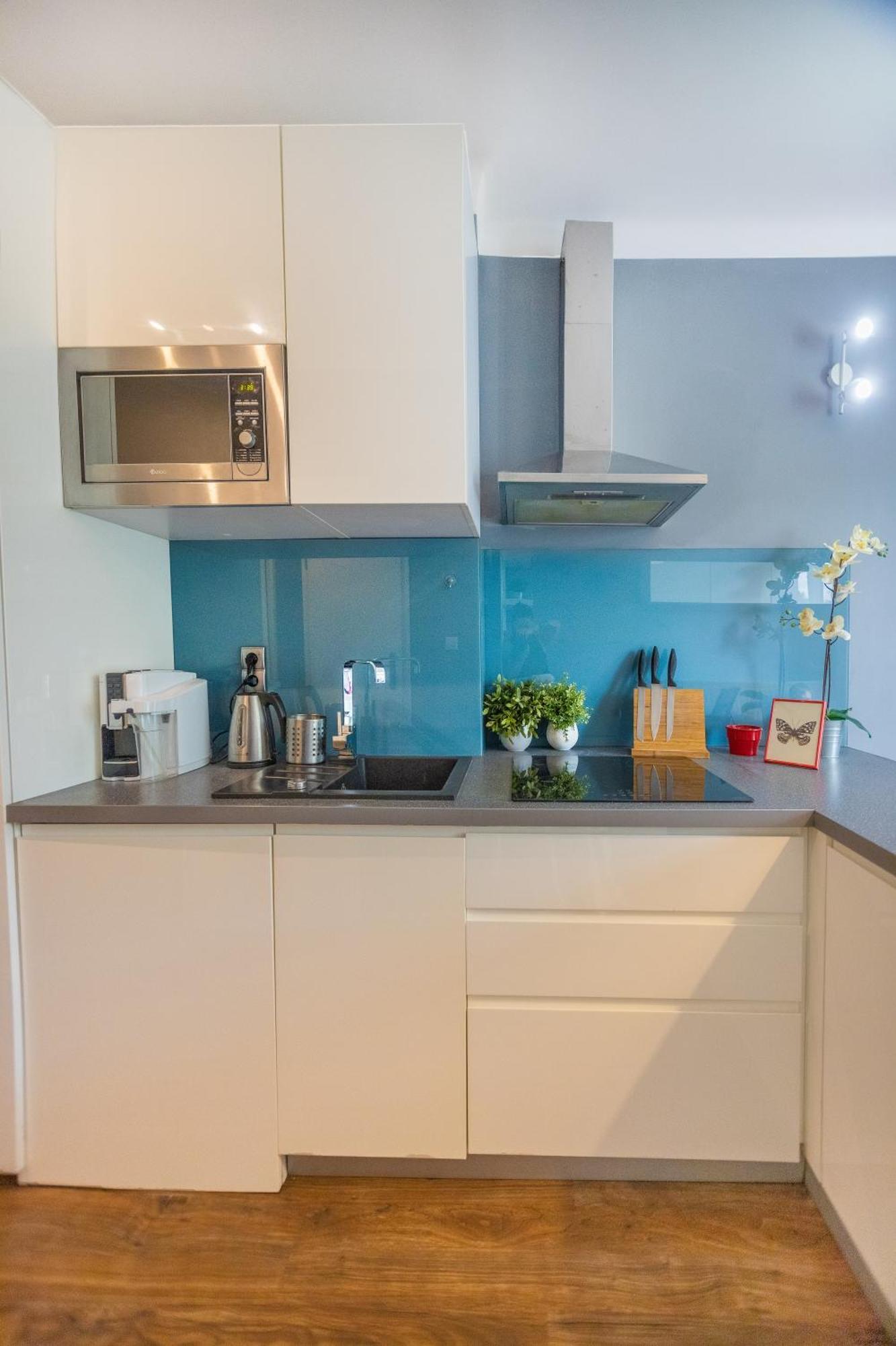 Cozy Studio Next To The Metro And City Center Warszawa Exteriör bild